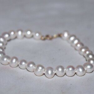 New Beautiful Freshwater Pearl 14K Gold Full of Lustre Bracelet